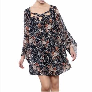 Umgee Bell Sleeve Print Dress NWT Size Small